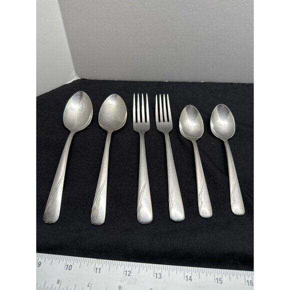 Vintage Oneida Ltd. Oceanic Stainless Steel Flatware Set 6 Pieces - 2 Dinner For - Picture 1 of 3